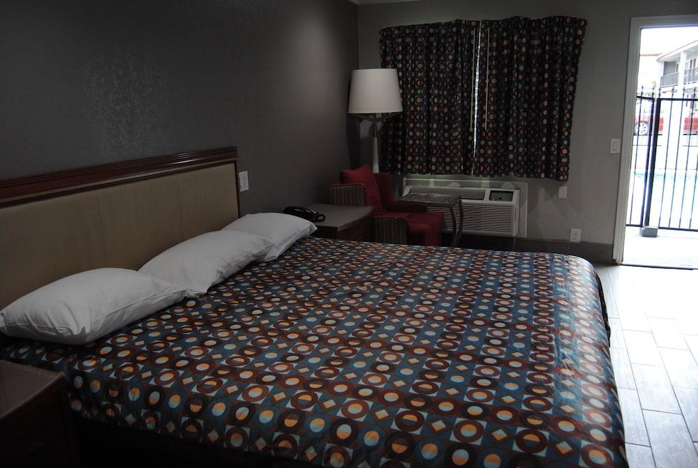 La Puente Inn photo 24