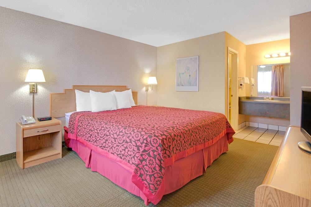 Tree Inn & Suites Albuquerque. photo 6