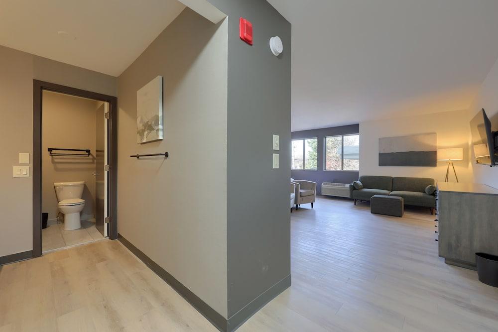 Lititz Pointe Inn and Suites photo 24
