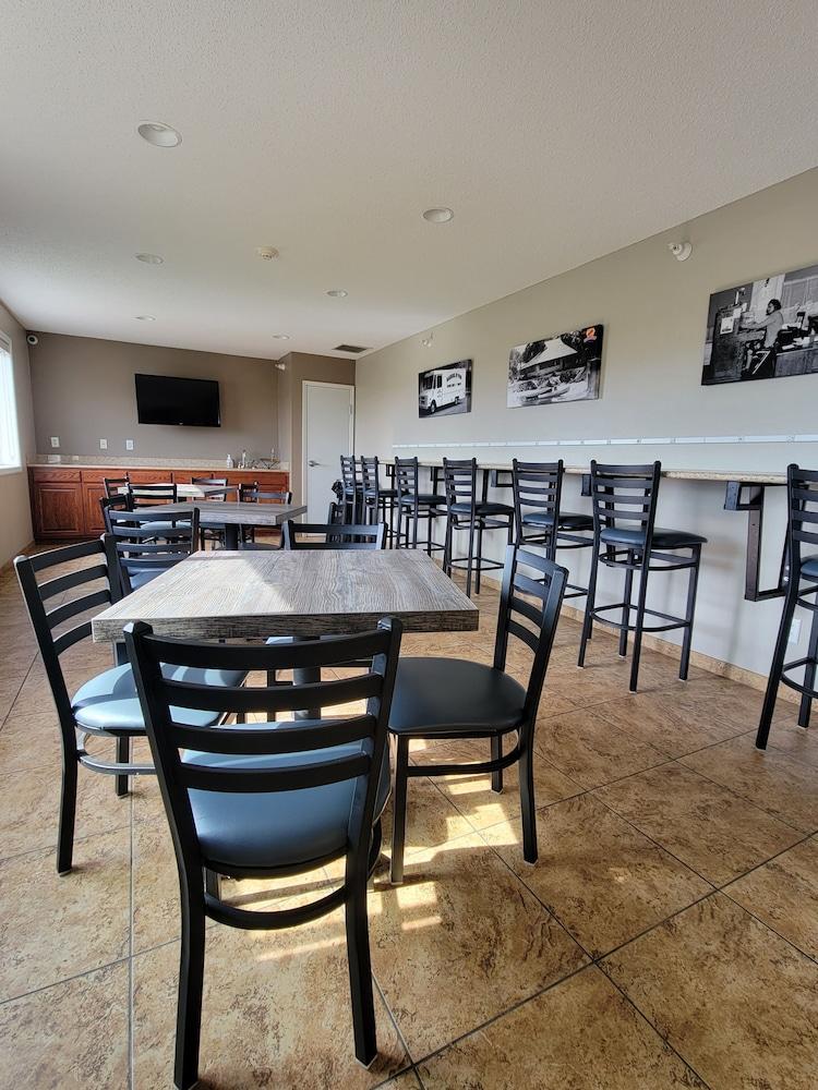GrandStay Hotel & Suites Perham photo 39