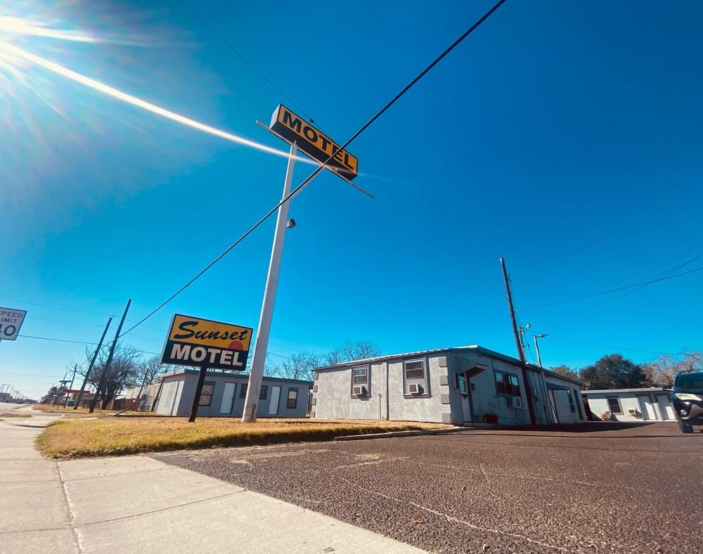 Sunset Motel photo 21