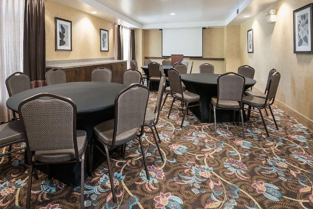 Homewood Suites by Hilton Phoenix - Metro Center photo 31