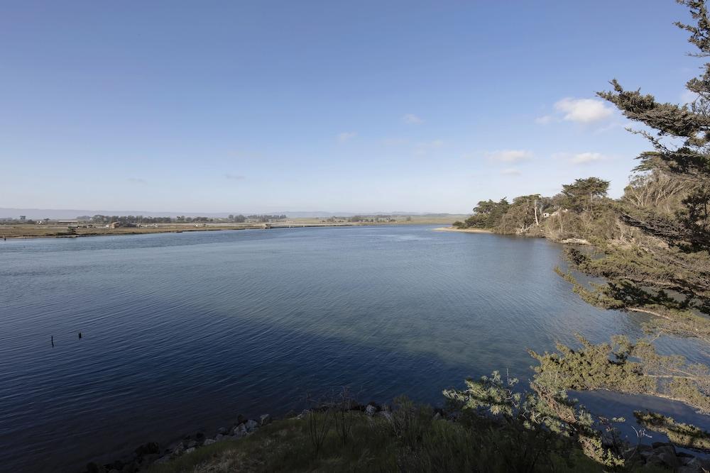 Inn At Moss Landing Point photo 57
