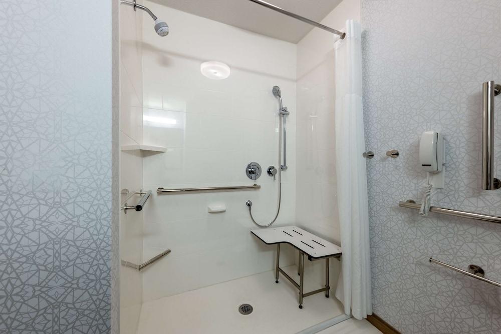 Hampton Inn St. Robert/Ft. Leonard Wood photo 9