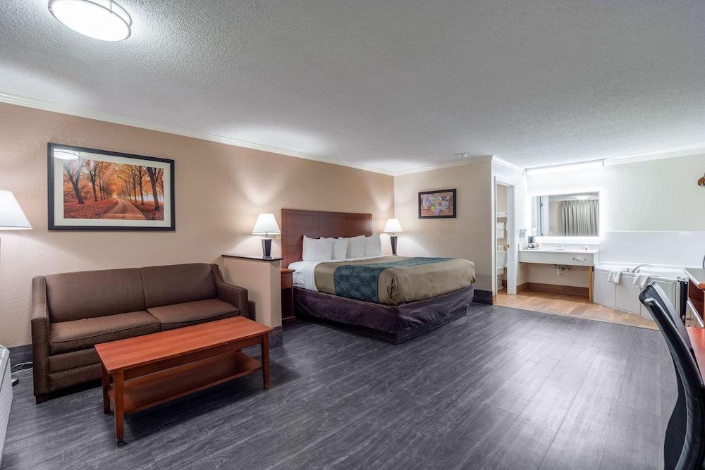 Econo Lodge Inn & Suites Cayce I-26 Airport photo 18