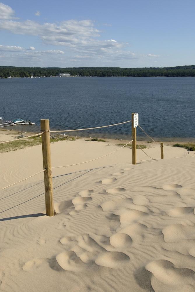 Dunes Waterfront Resort photo 42