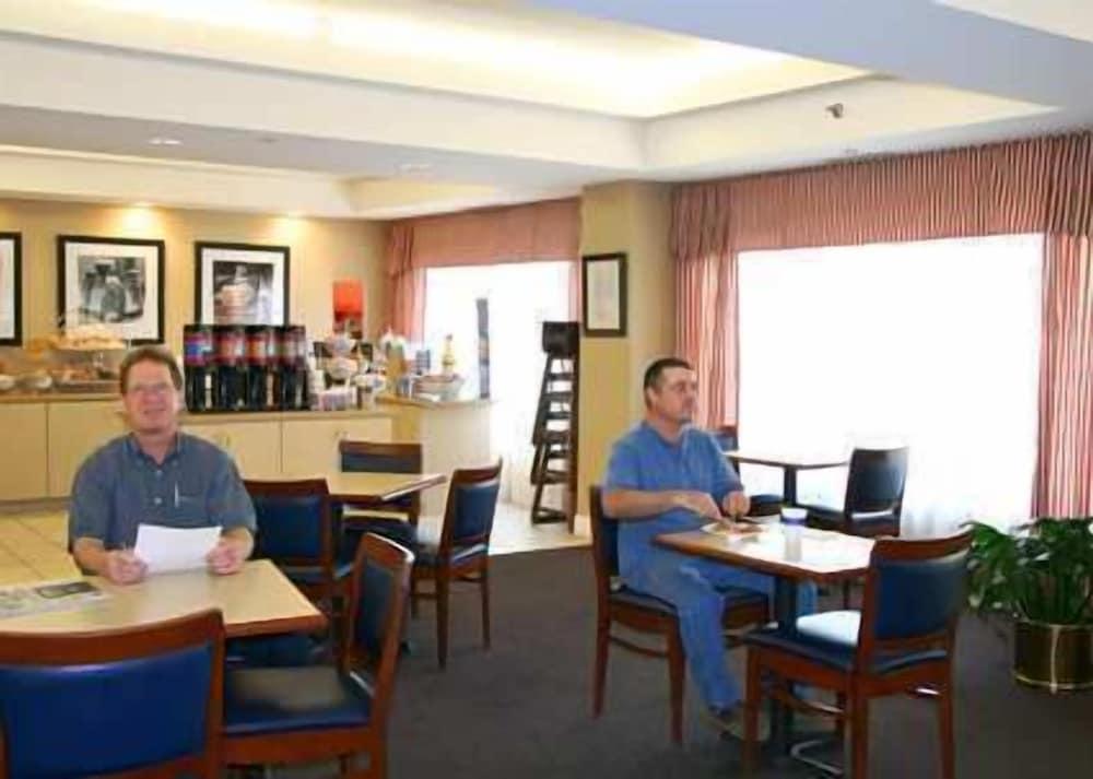 Hampton Inn Lexington/Georgetown photo 16