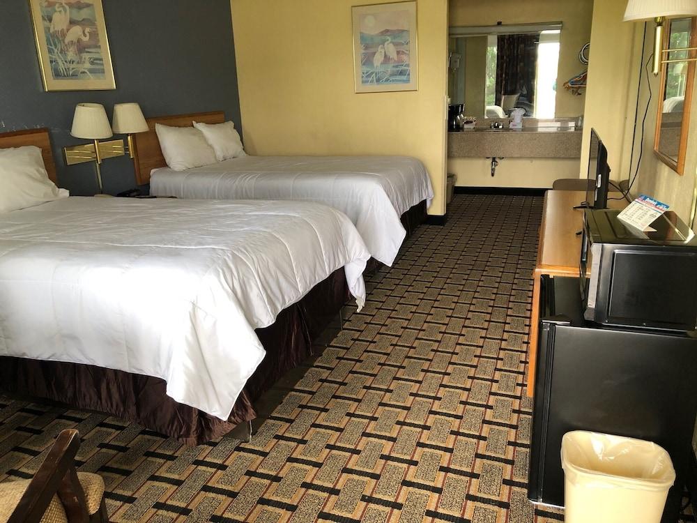 Budget Host Inn photo 3