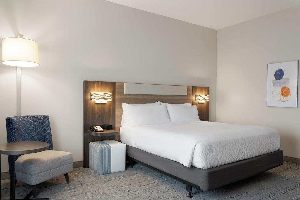 Holiday Inn Express & Suites Meridian I 20 by IHG photo 16