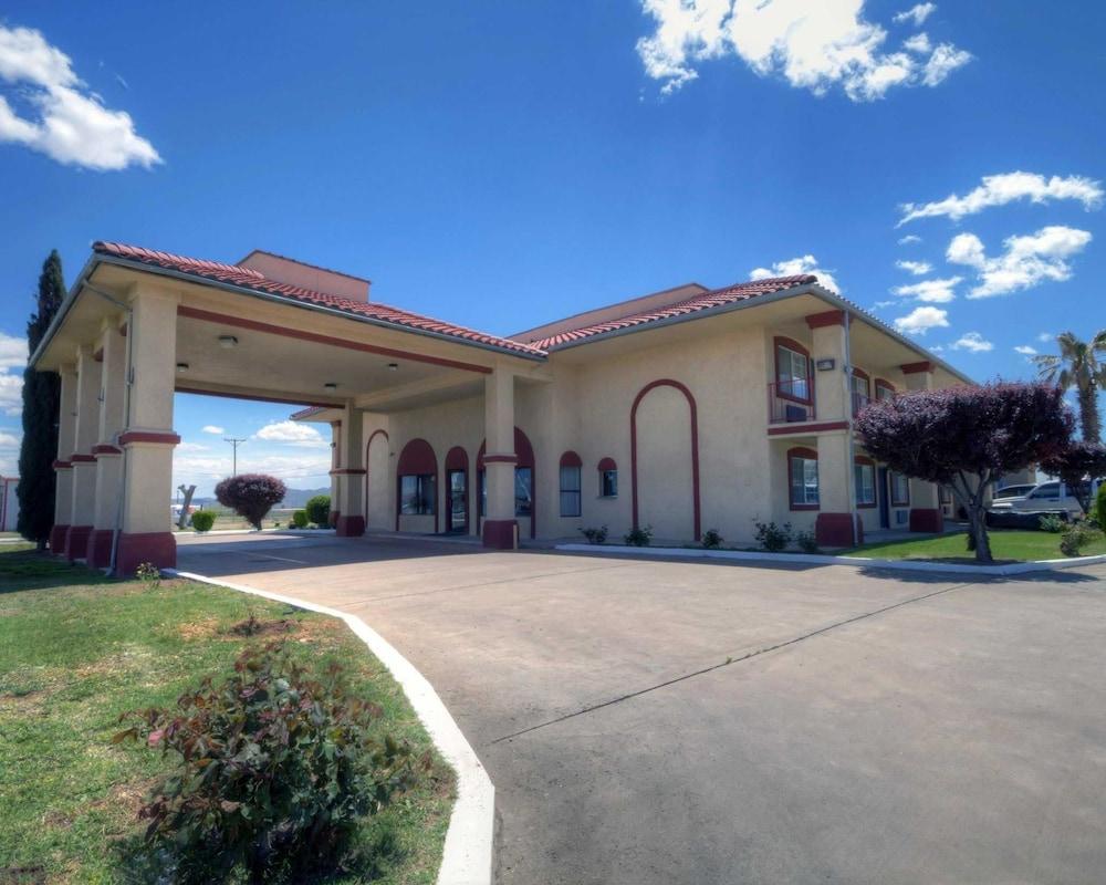 Econo Lodge Van Horn photo 1