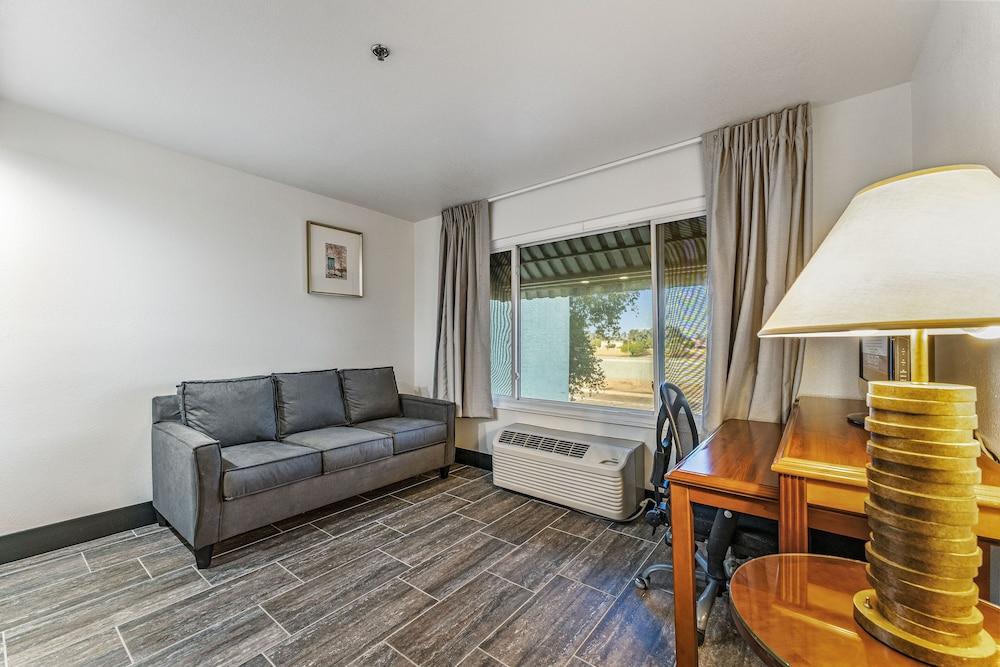 Metro Tempe Extended Stay photo 46