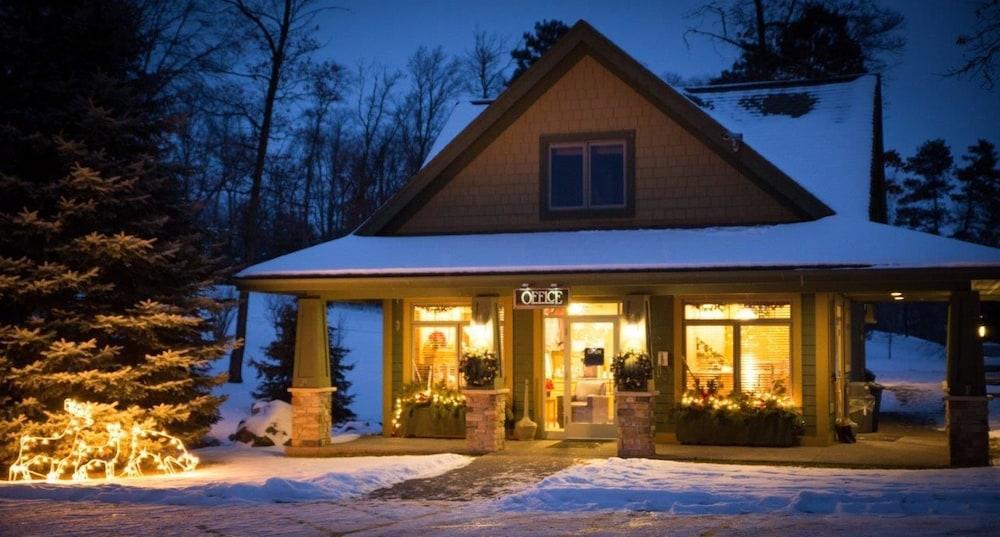 Kavanaugh's Sylvan Lake Resort photo 2