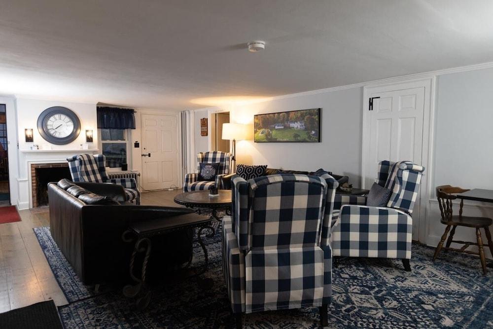 Blue Bear Inn photo 68