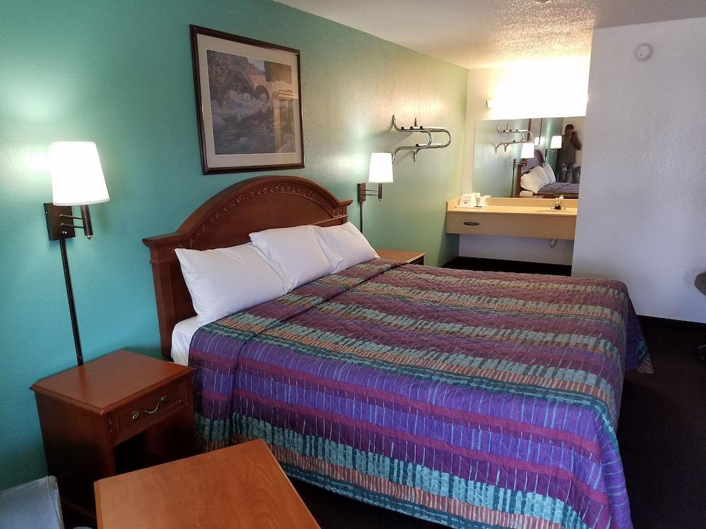 Indysouth western inn photo 7