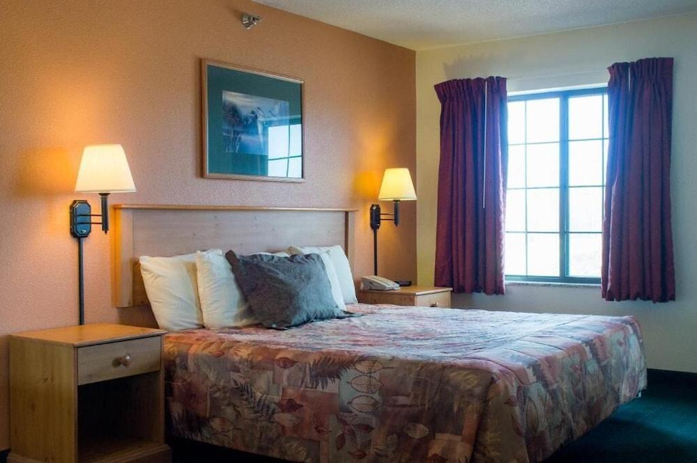 White Oak Inn & Suites photo 38