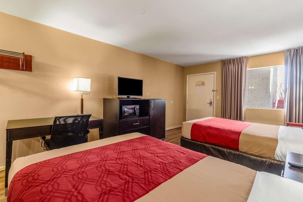 Econo Lodge Meridian South photo 17