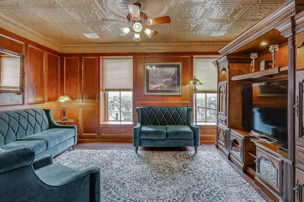 Historic Elgin Hotel photo 66