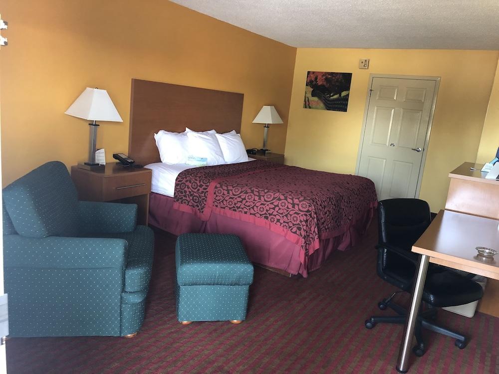 Days Inn by Wyndham Franklin photo 12
