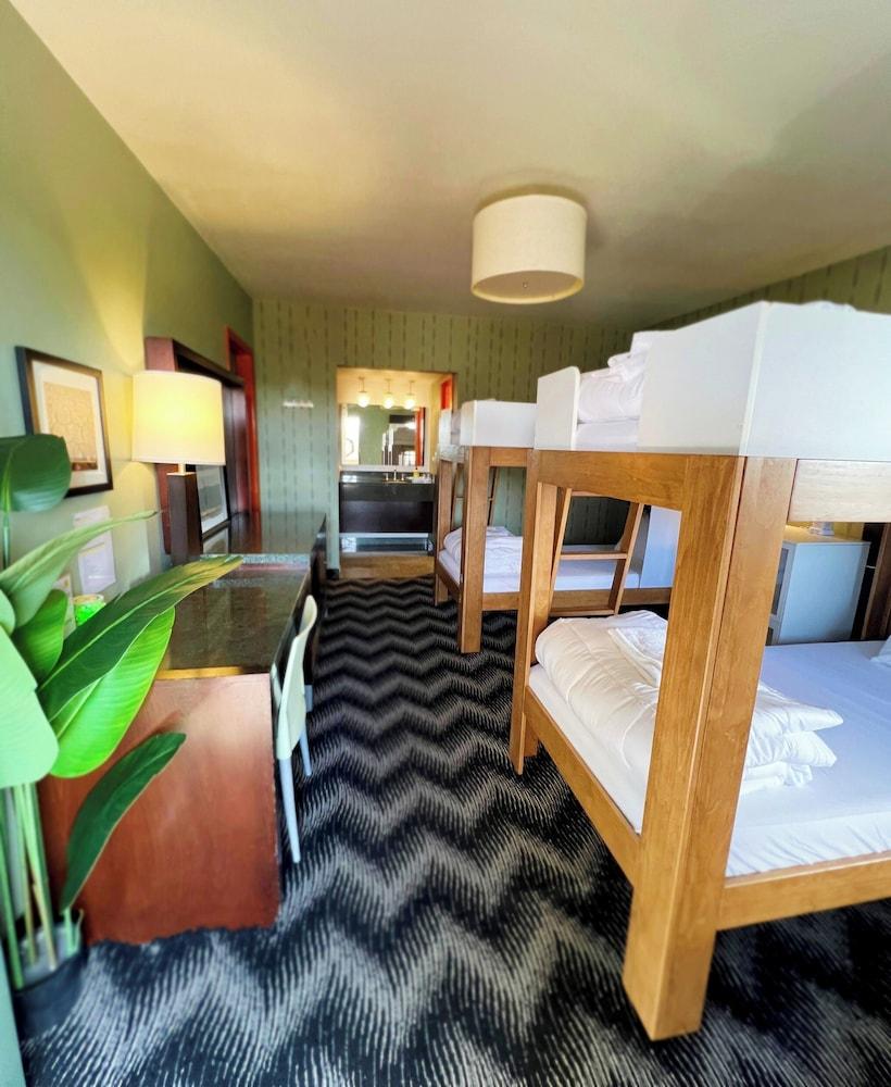 Bposhtels Scottsdale photo 35