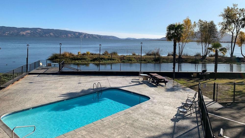 Anchorage Inn Lakeport photo 29