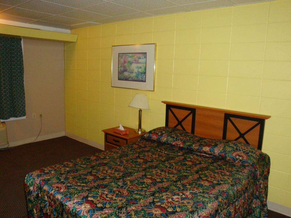 Economy Inn photo 11