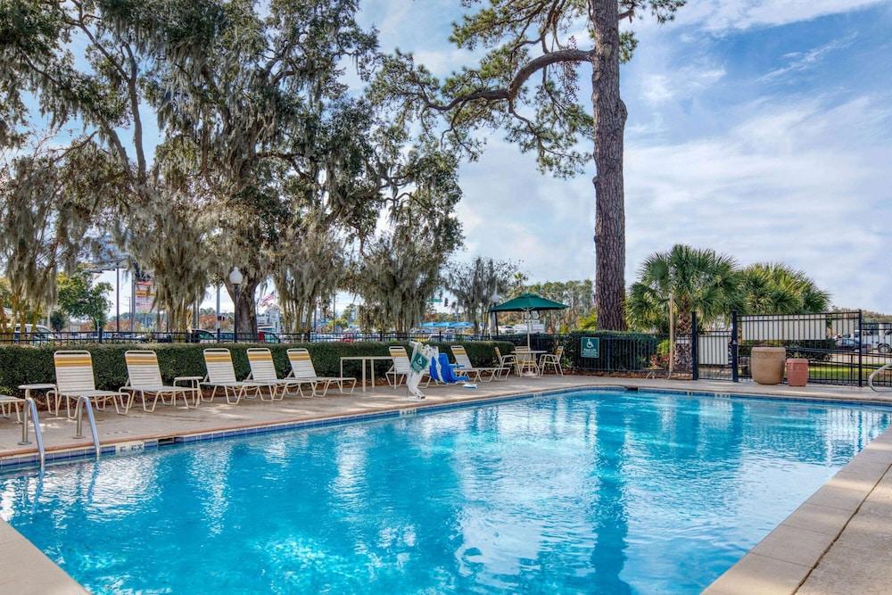 Spark by Hilton Savannah Midtown photo 2