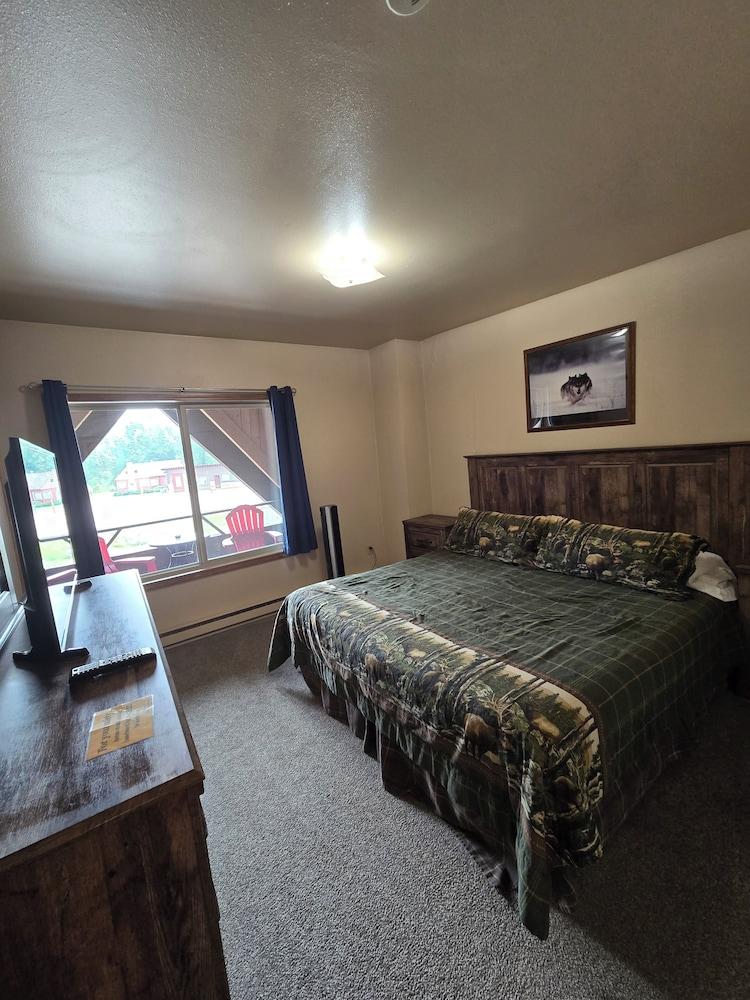 Chateau Rouge Condominiums photo 49