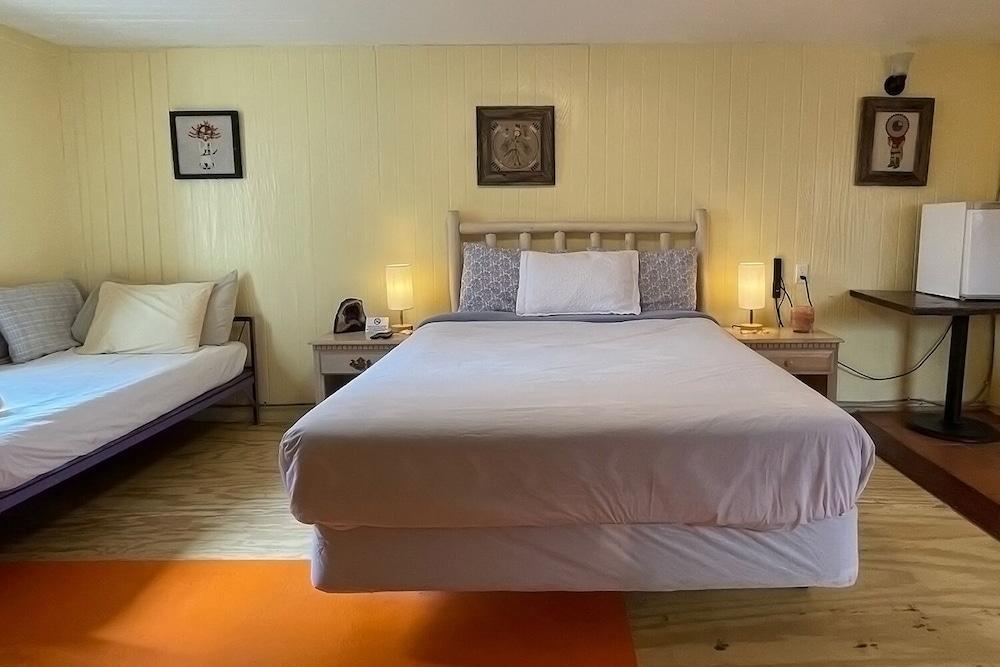 SnowMansion Taos Adventure Lodge photo 48