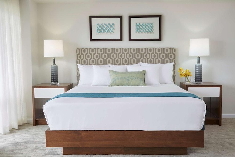 Ilikai Hotel & Luxury Suites photo 14