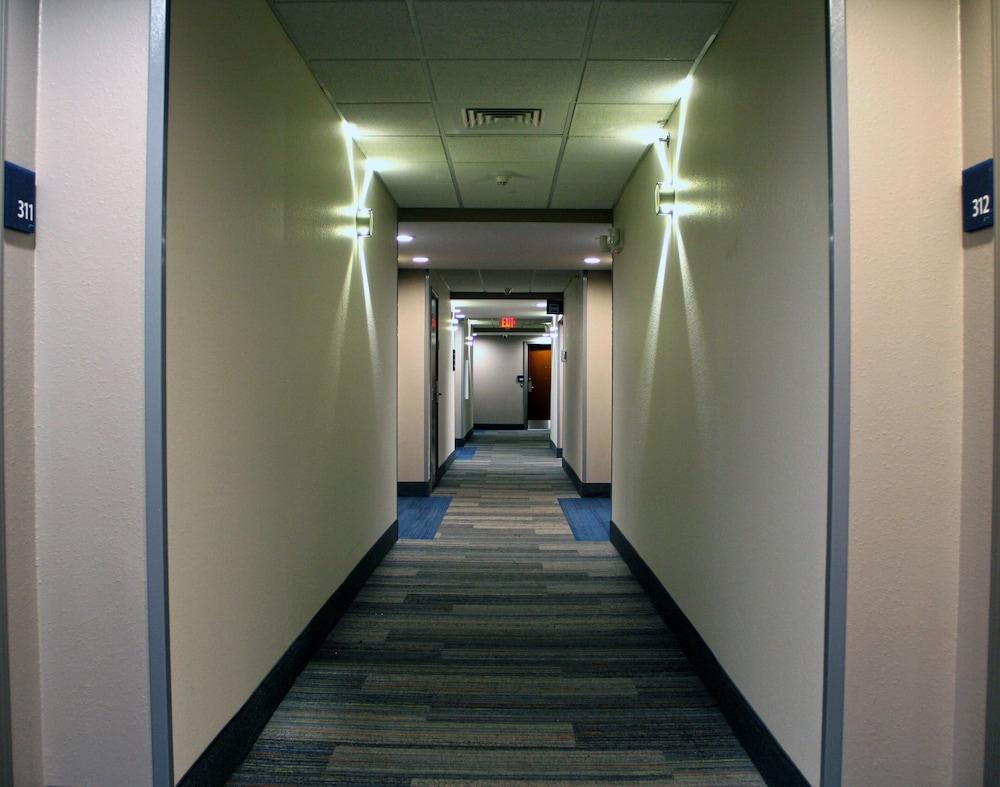 Holiday Inn Express & Suites Somerset Central by IHG photo 57