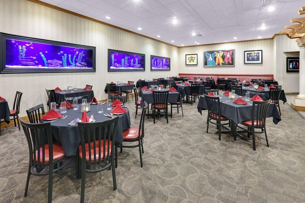 Wyndham Riverfront Little Rock photo 37