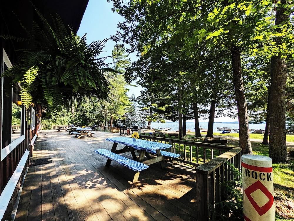 POV Lake Resort & Glamping Campground photo 9