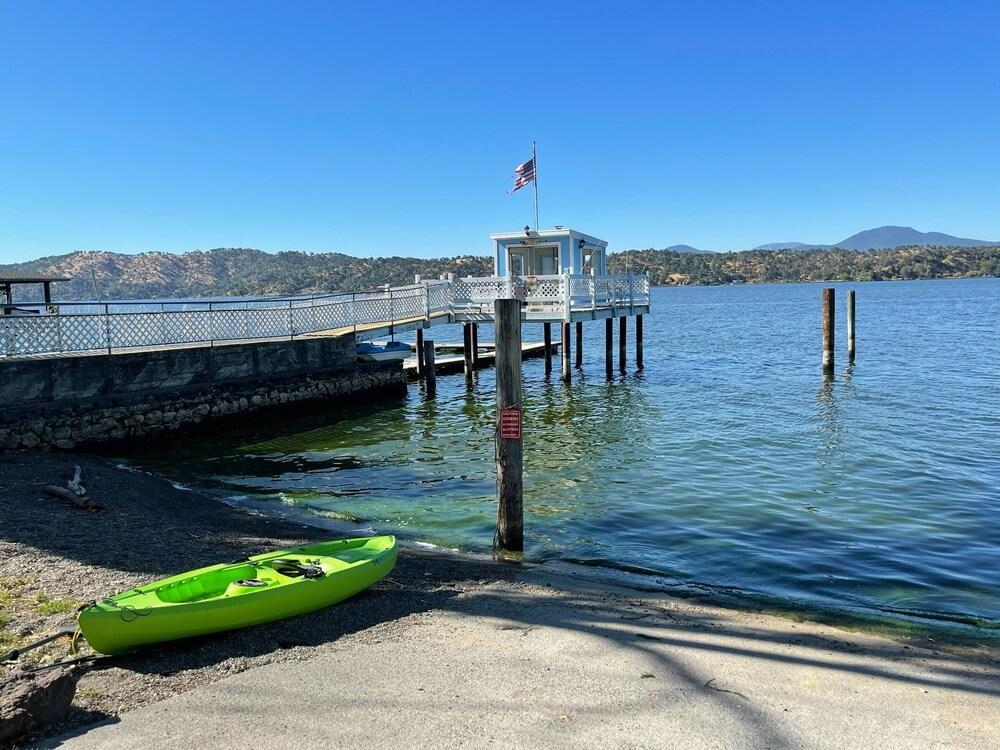 OMEO Clearlake Oaks photo 40