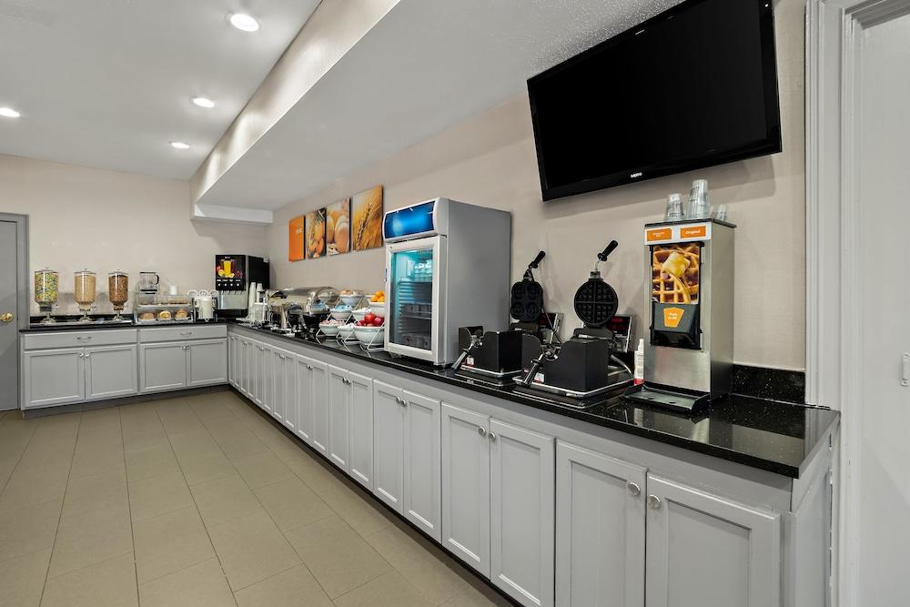 Comfort Inn & Suites Santee photo 16