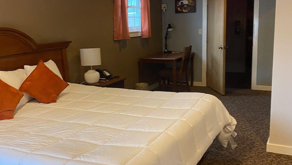 Iveys Motor Lodge Houlton photo 69