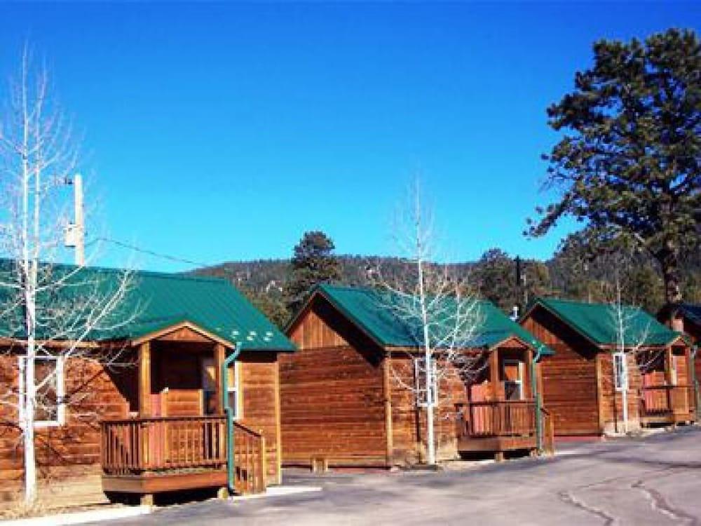 Eagle Fire Lodge & Cabins photo 1