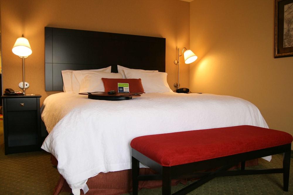 Hampton Inn Jacksonville-Anniston Area photo 15