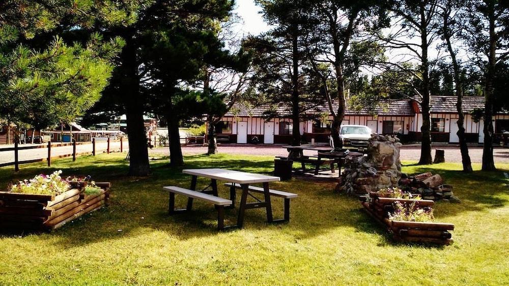 Two Medicine INN photo 5