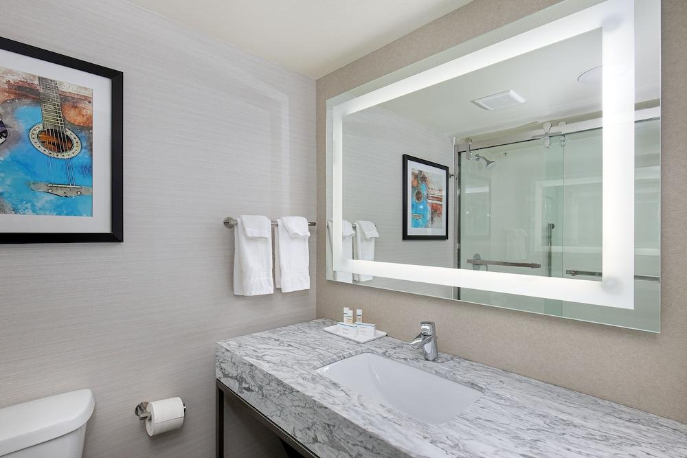 Crowne Plaza Nashville Airport by IHG photo 4