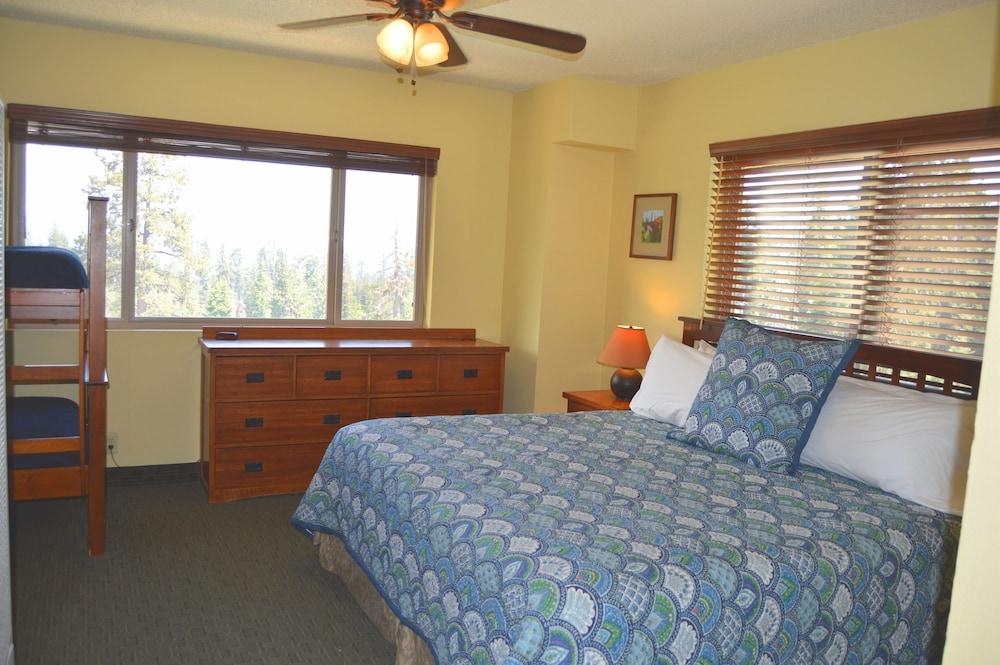 Montecito Sequoia Lodge photo 60