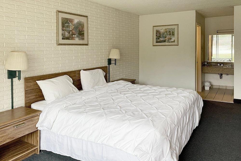 Travel Plaza Motel photo 3