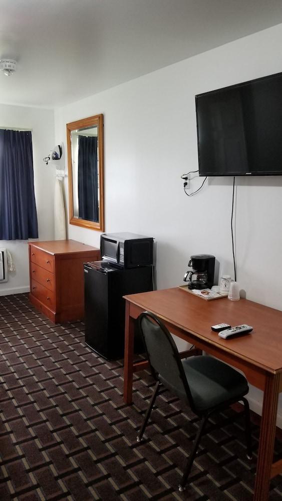 Budget Inn Breezewood photo 16