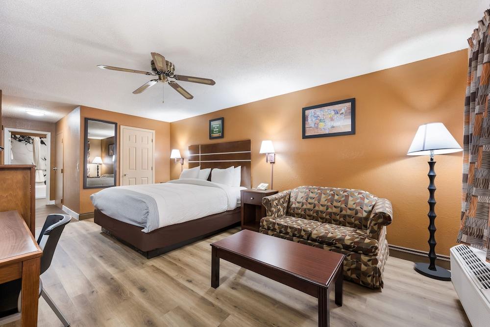 Econo Lodge Selmer photo 37