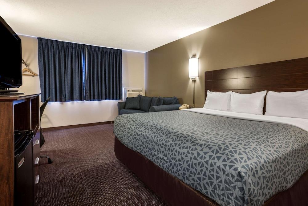 Econo Lodge Darien Lakes photo 20