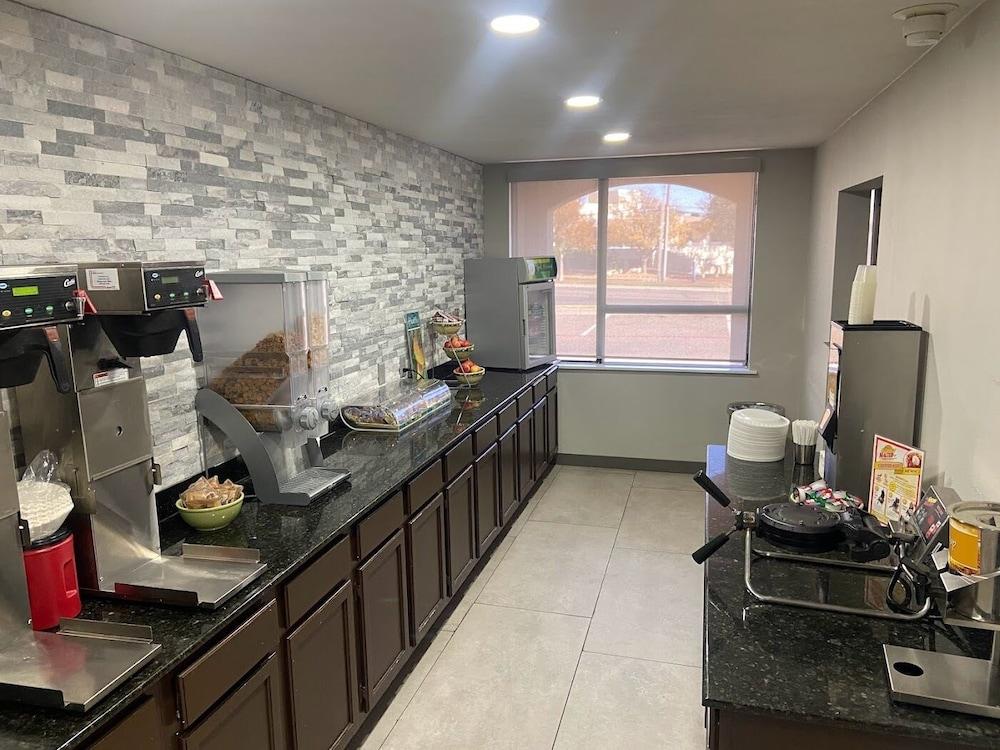 Quality Inn Amarillo West near Medical Center photo 14
