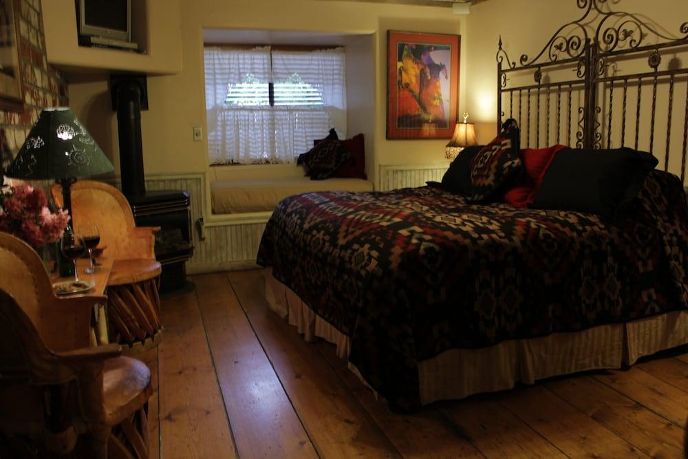 Adobe Village Inn photo 6