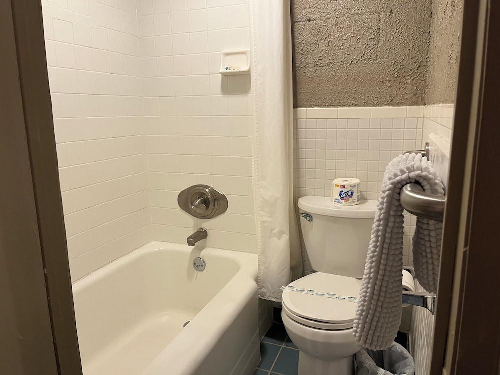 Lincoln Lodge photo 14
