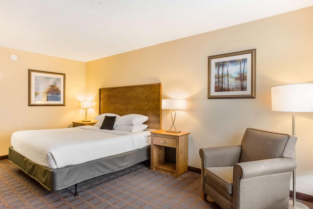 Red Lion Inn & Suites Branson photo 10