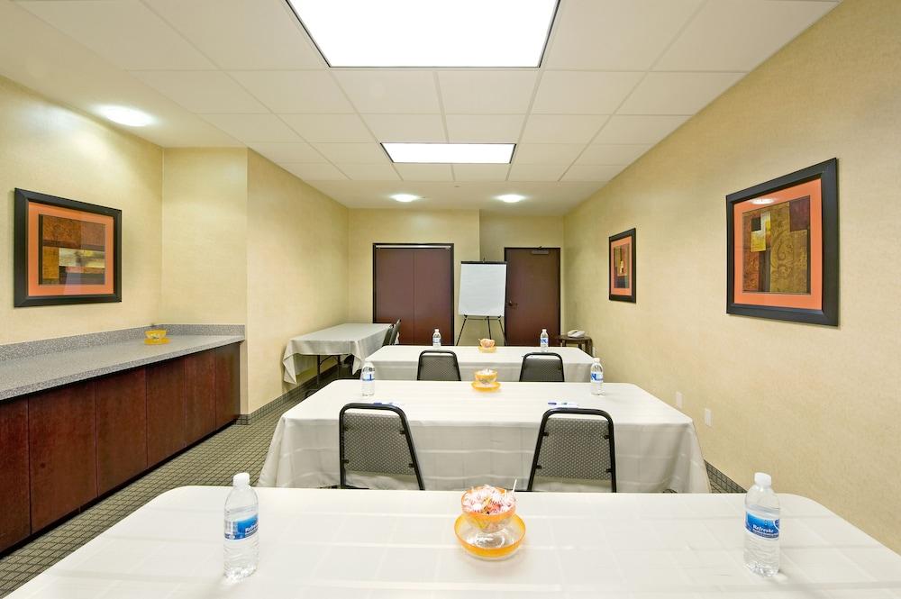 Holiday Inn Express & Suites Willcox by IHG photo 27