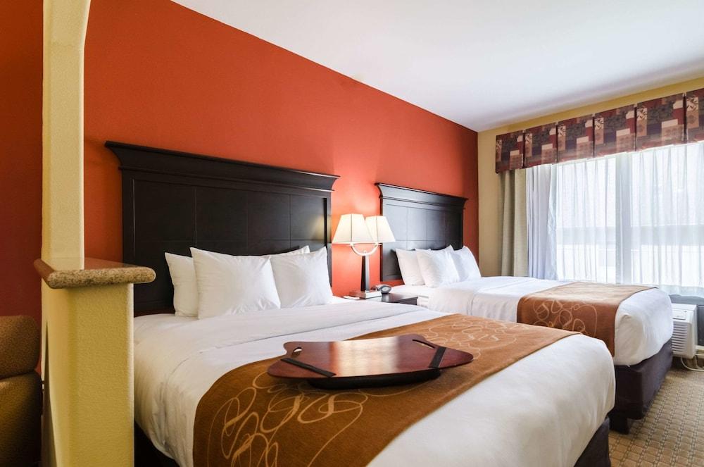 Comfort Suites Salina South photo 59